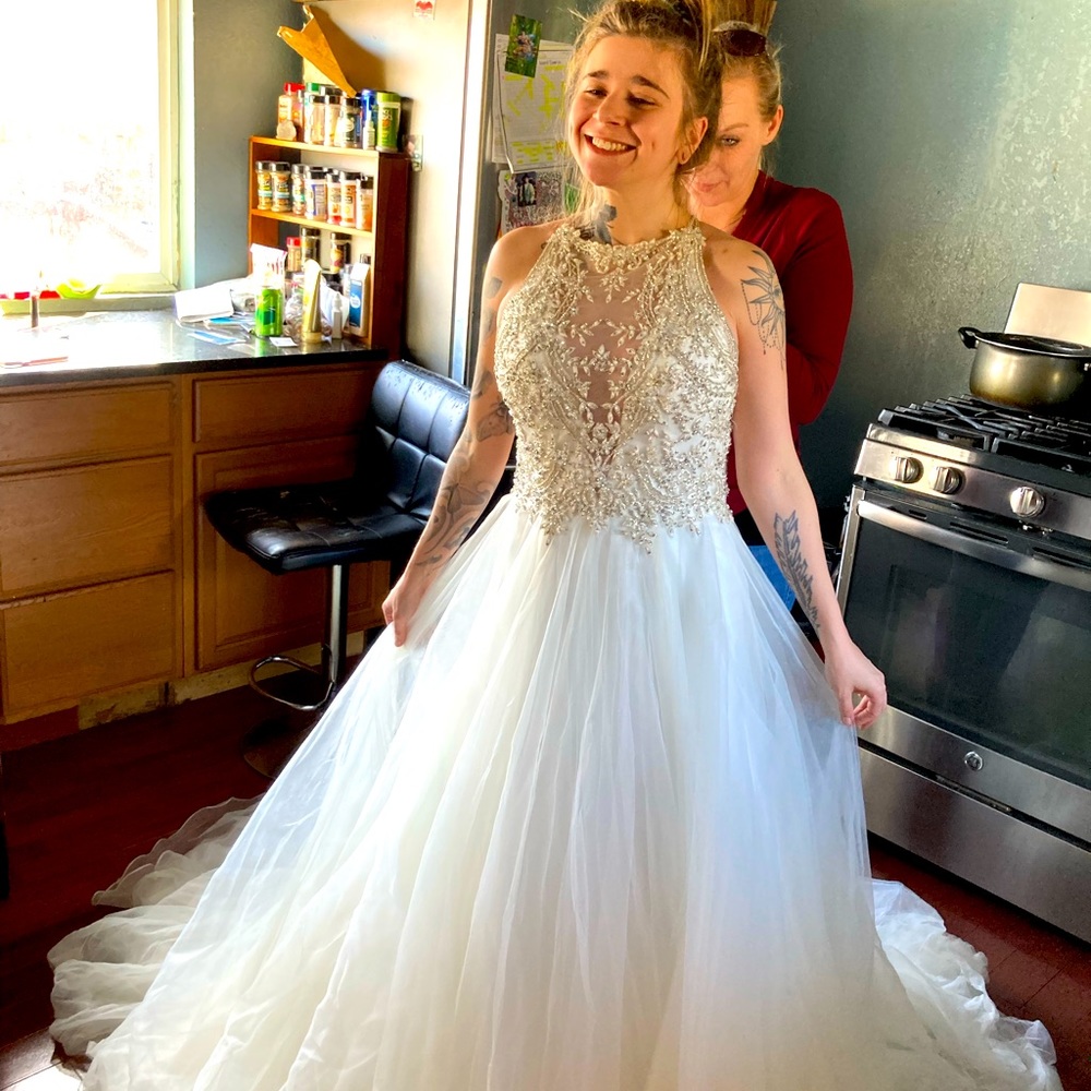 Beautiful Maggie sotterro wedding dress !! Absolutely gorgeous !!